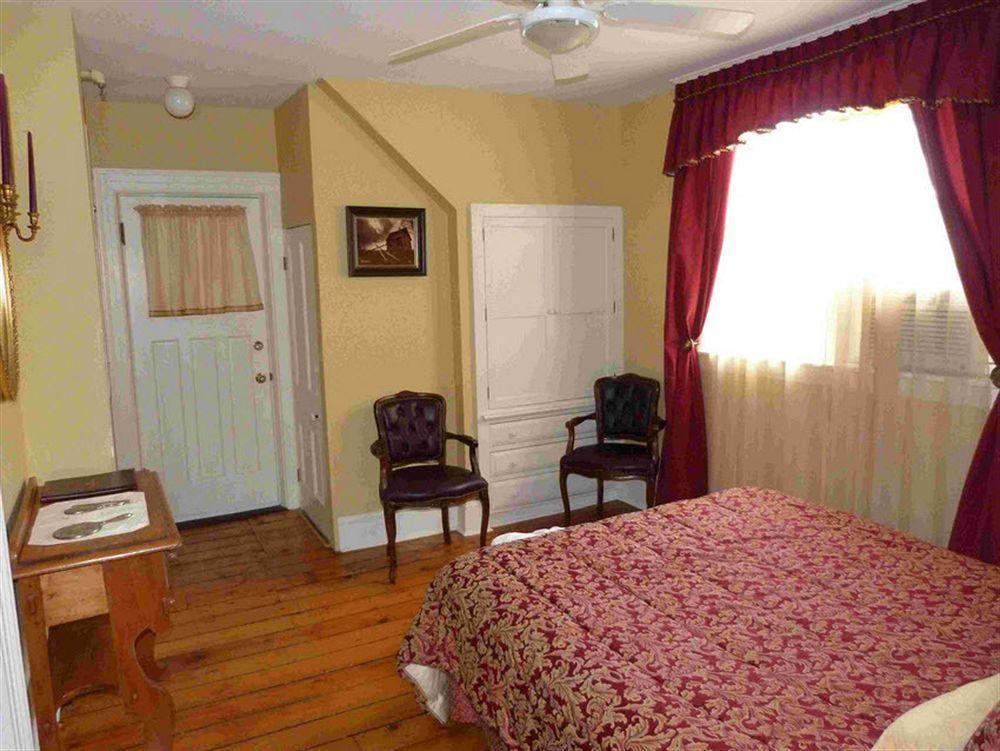 Shipwright Inn Σάρλοτ Τάουν Εξωτερικό φωτογραφία