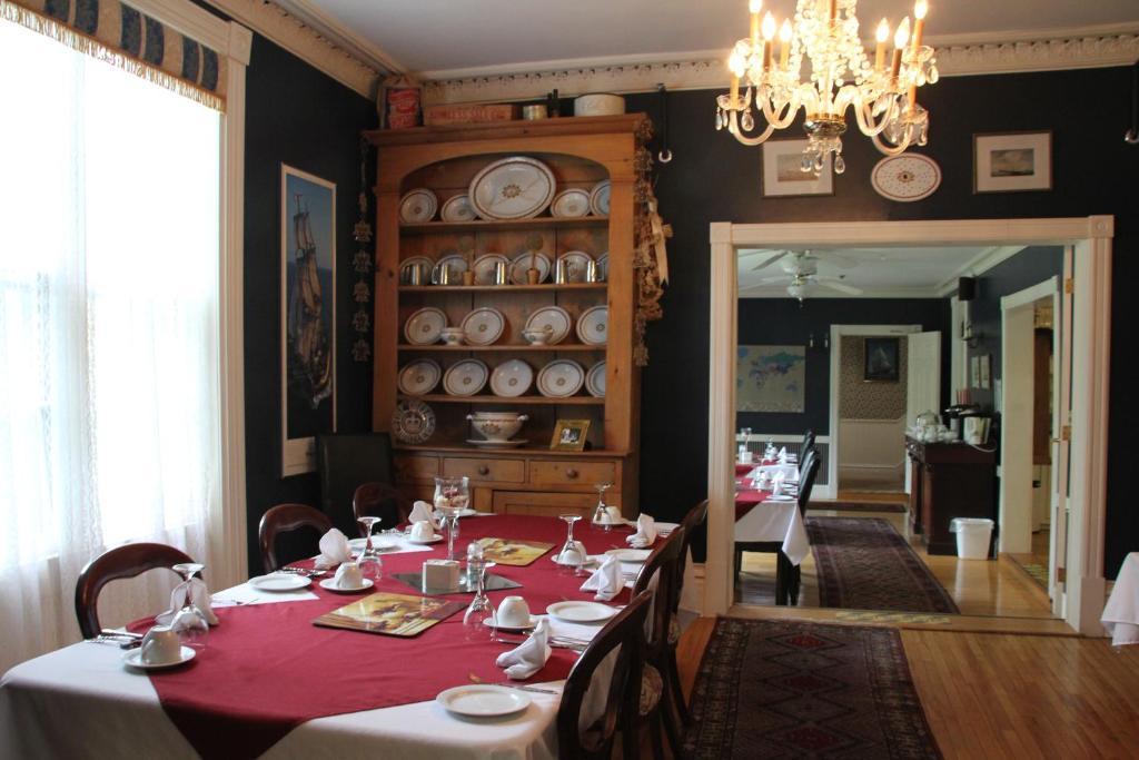 Shipwright Inn Σάρλοτ Τάουν Εξωτερικό φωτογραφία