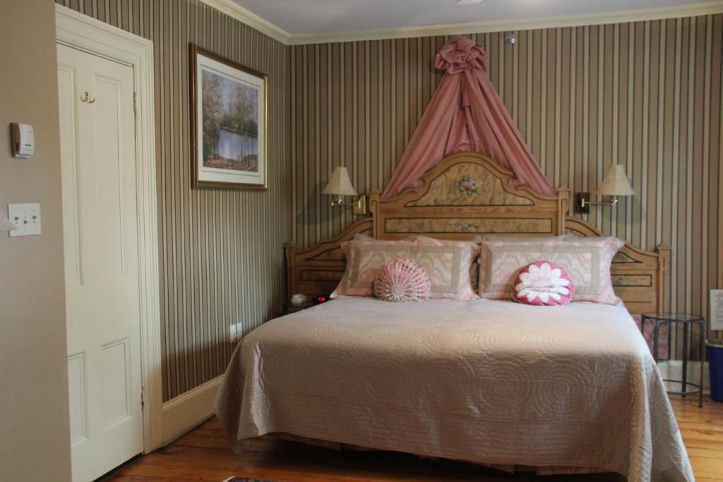 Shipwright Inn Σάρλοτ Τάουν Δωμάτιο φωτογραφία